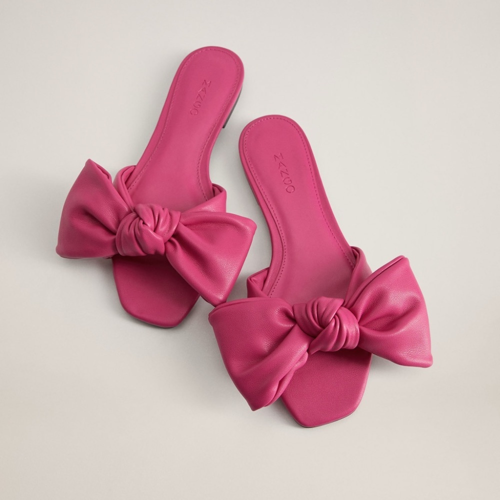 Pink flat sliders